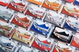 新倒钩曝光 石头岛NB、Asics最火联名全都来了